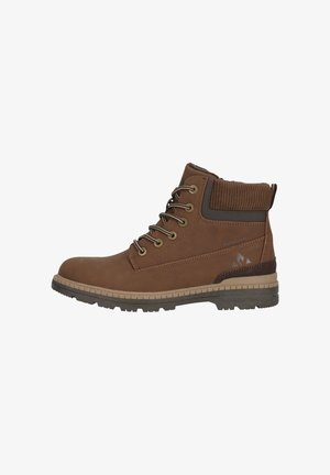 Braune Lederstiefeletten mit einem gerippten Kragen, Metallösen und einer robusten Sohle. Verfügt über ein seitliches Logo und kontrastierende braune Akzente.
