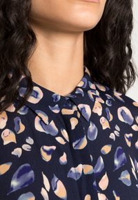 Zign Vestido camiseiro - blue multi coloured