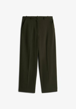 Dunkelgrüne, gestreifte, gerade geschnittene Hosen mit Gürtelschlaufen und Seitentaschen, flach auf weißem Hintergrund ausgelegt.