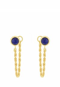 Orecchini a catena in oro con una pietra di lapislazzuli rotonda nella parte superiore. Le catene sono attorcigliate, aggiungendo texture al design.