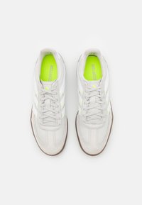 adidas Performance PREDATOR FREESTYLE UNISEX - Football Boots Indoor - grey one/footwear white/team solar yellow
