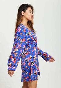 Liquorish ABSTRACT DOT PRINT MINI WRAP - Day dress - blue
