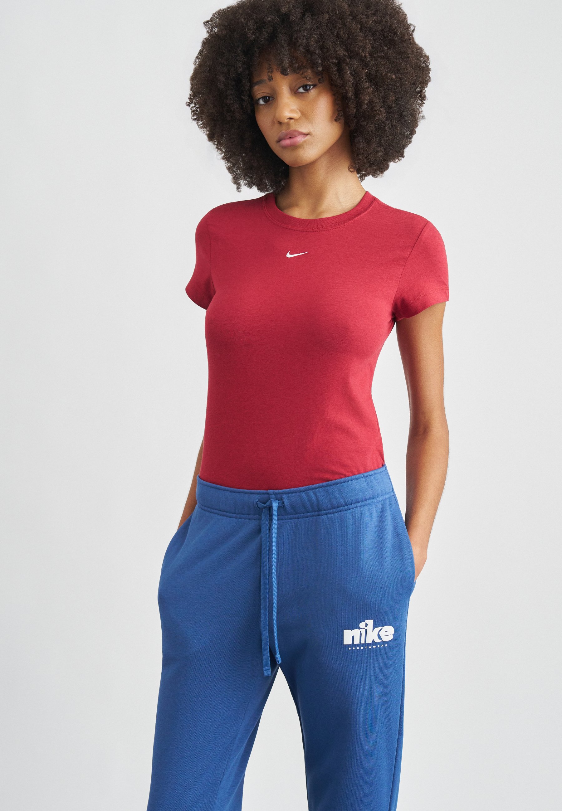 womens red nike outfit