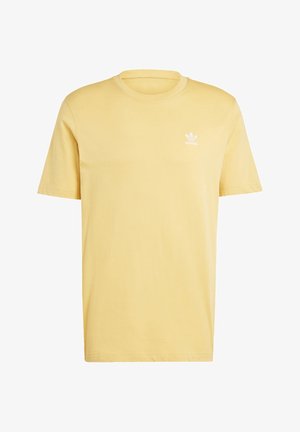 Gelbes kurzärmeliges Adidas T-Shirt mit Rundhalsausschnitt und kleinem weißem Adidas-Logo auf der linken Brust.