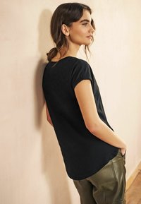 Next V-NECK RICH CAP SLEEVE - REGULAR FIT - T-shirt basique - black