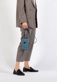 Aunts & Uncles LEMON TWIST - Handyhülle - coronet blue
