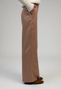 AN'GE Pantalon classique - bordeaux