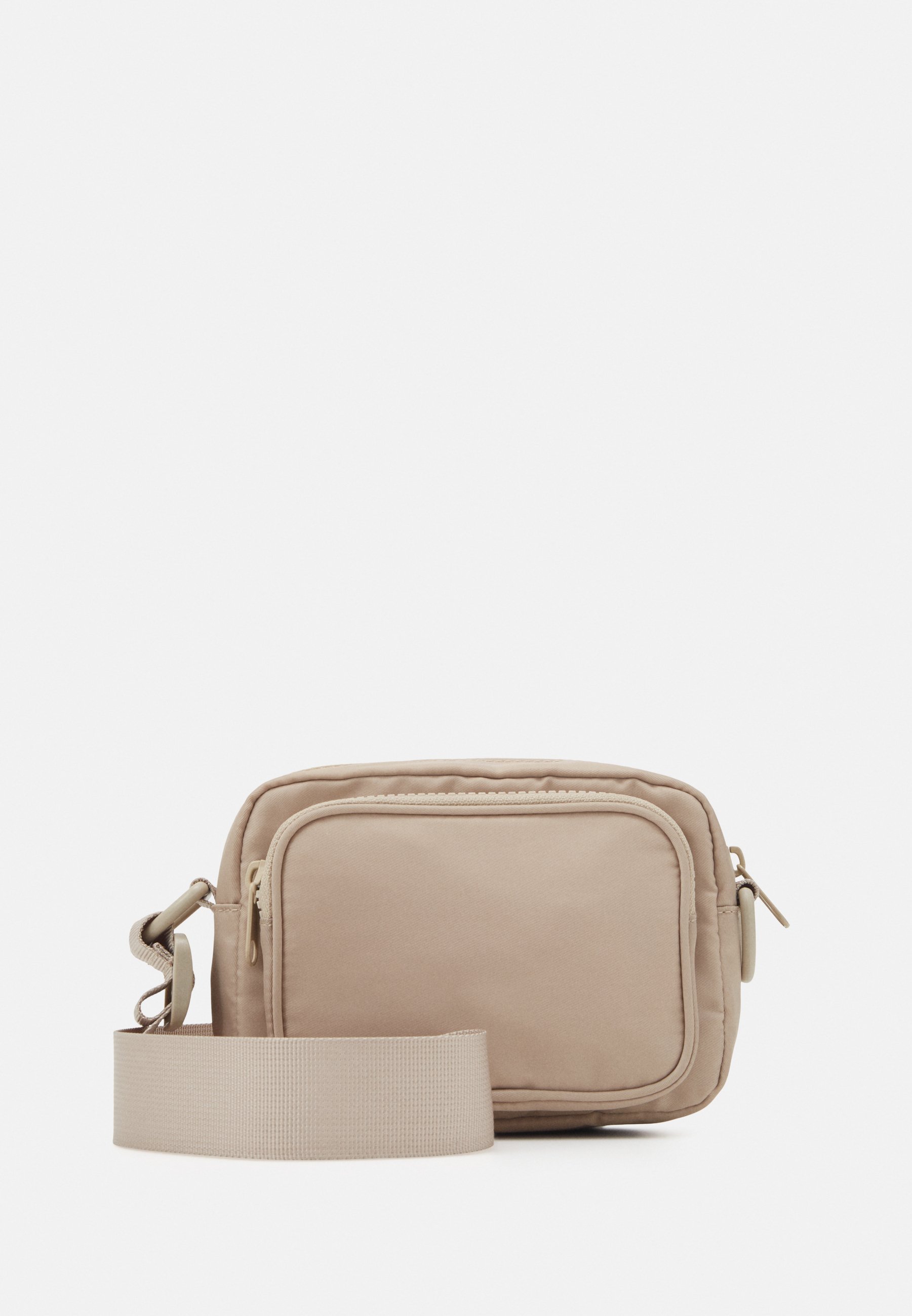 Monki JINDER BAG Skulderveske black nylonsvart Zalando.no Monki JINDER BAG Skulderveske black nylonsvart Zalando.no