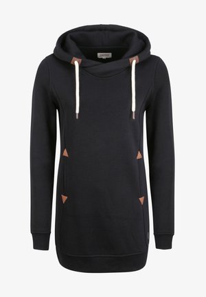 Fekete kapucnis pulóver, puha textúrával. Barna bőrdíszítések és zsinórok jellemzik. Az oldalsó panelek háromszögletű részletekkel rendelkeznek.