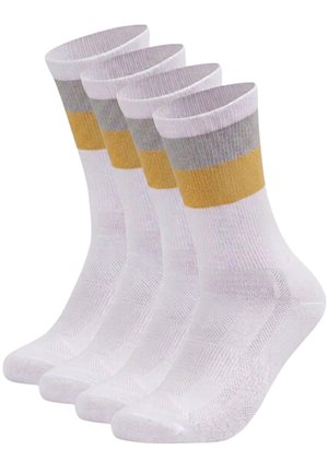 Vier weiße Crew-Socken mit gerippter Textur und breiten grauen und senfgelben Streifen nahe der Oberseite, nebeneinander angeordnet.