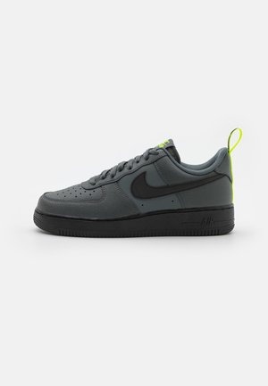 af1 utility stockx