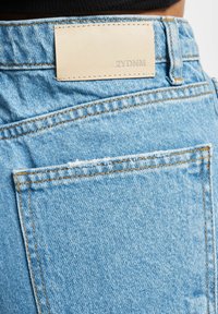 2Y Premium CARLA  - Flared Jeans - blue