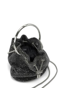 Bolso de mano negro con cuentas, con un asa metálica redonda, cierre de cordón, correa de cadena y un interior forrado suave. Superficie texturizada con acentos brillantes.