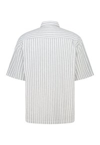 Striped short-sleeve shirt in white and gray, featuring a classic collar and a straight hem, made from lightweight fabric.
