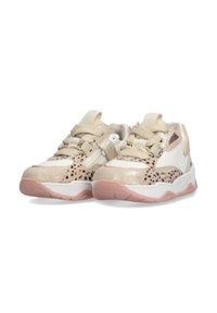 Schnürsneaker aus strukturiertem beigen Stoff mit Glitzerelementen, pinker Gummisohle und gepunktetem Muster an der Seite.