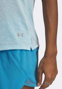 Under Armour LAUNCH CAMO  - Camiseta básica - blue stream