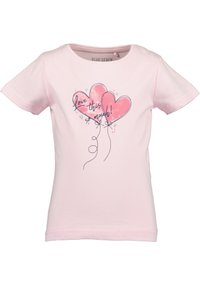 Rosa Baumwoll-T-Shirt mit kurzen Ärmeln, das ein Design von zwei Herzluftballons und den Text "liebe das so sehr!" in blauen und silbernen Akzenten zeigt.