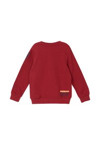 Rode langemouw crewneck sweatshirt met geribbelde manchetten en onderzoom, kleine bedrukte tekst op de onderrug en linker mouw.