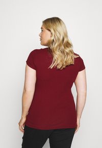 Anna Field Curvy T-shirt estampada - bordeaux