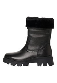 Bottine en cuir noir avec une finition texturée et un revers en fourrure noire pelucheuse. Semelle épaisse noire avec un motif de semelle pour une meilleure adhérence.
