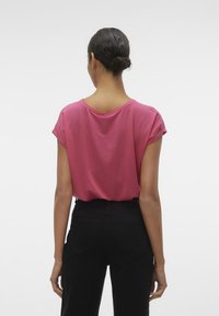 Vero Moda VMAVA PLAIN - T-shirts - raspberry sorbet