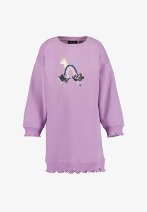 Lilla sweatshirtdragt med lange ærmer og flæser ved manchetter og kant, med enhjørning og regnbue med palietskyer på brystet.