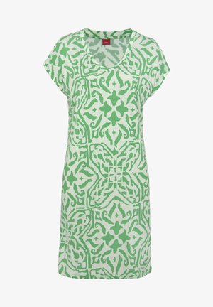 Groene jurk met patroon, voorzien van een v-hals, korte mouwen en een ontspannen pasvorm. Het ontwerp bevat abstracte vormen in verschillende groentinten op een lichte achtergrond.