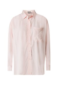 Camicia a maniche lunghe rosa chiaro, con bottoni, realizzata in tessuto morbido, con una tasca sul petto e un colletto classico.