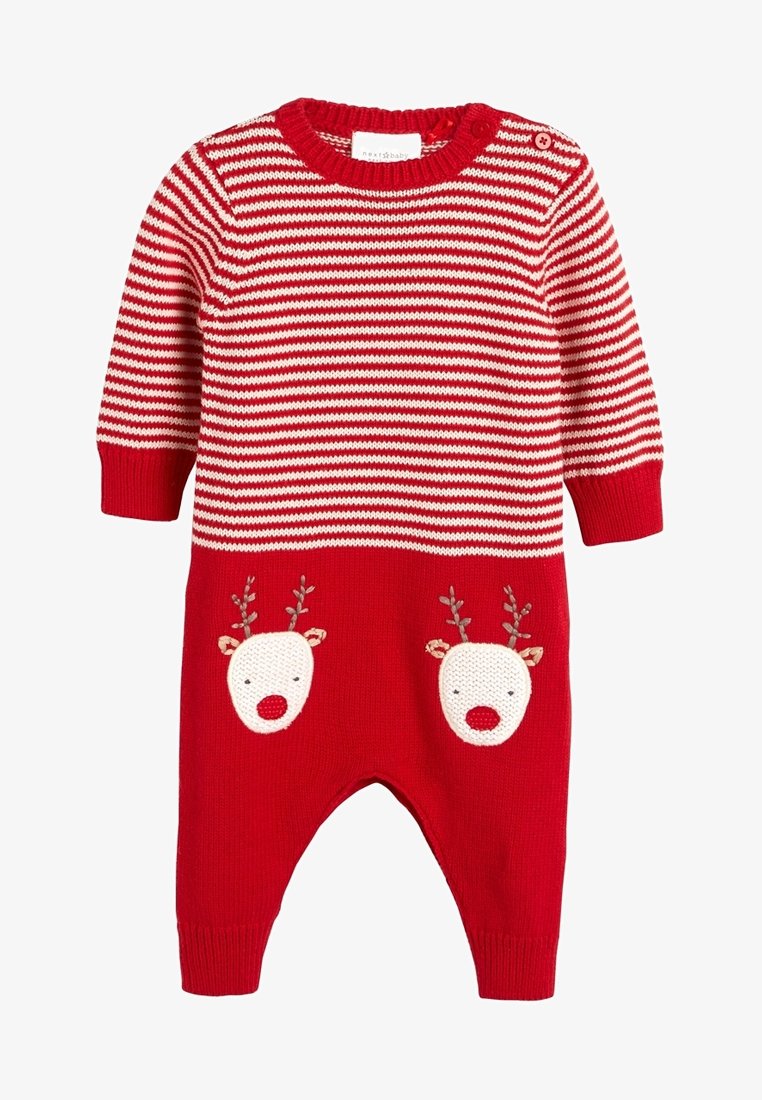 Un barboteuse tricotée rouge et blanche avec des rayures, ornée de deux motifs de rennes à l'avant, présentant des cornes brodées et des nez ronds.