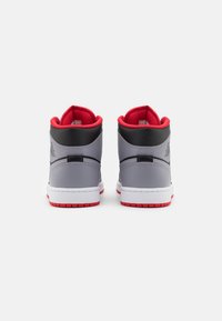Jordan AIR JORDAN 1 MID - Sneakers alte - black/cement grey/fire red/white