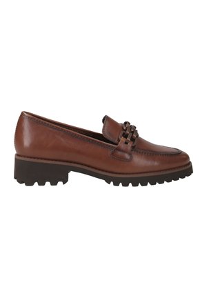Mocassins en cuir marron avec accent tissé, bout rond et semelle en caoutchouc robuste. Présente des détails de couture et un talon bloc de hauteur moyenne.