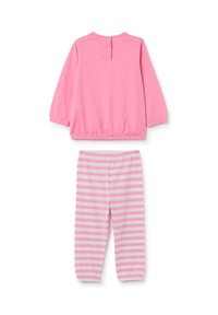 Maglietta rosa a maniche lunghe con polsini elastici e chiusura posteriore con bottoni, abbinata a pantaloni a righe rosa e bianche con vita elastica per bambini.