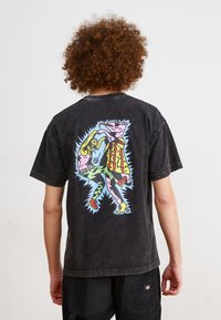 Thumbnail Image 4