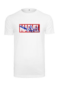 Hvid bomulds t-shirt med et rektangulært grafik, hvor ordet "MARVEL" fremgår i rød, blå og sort, med et design i tegneseriestil.