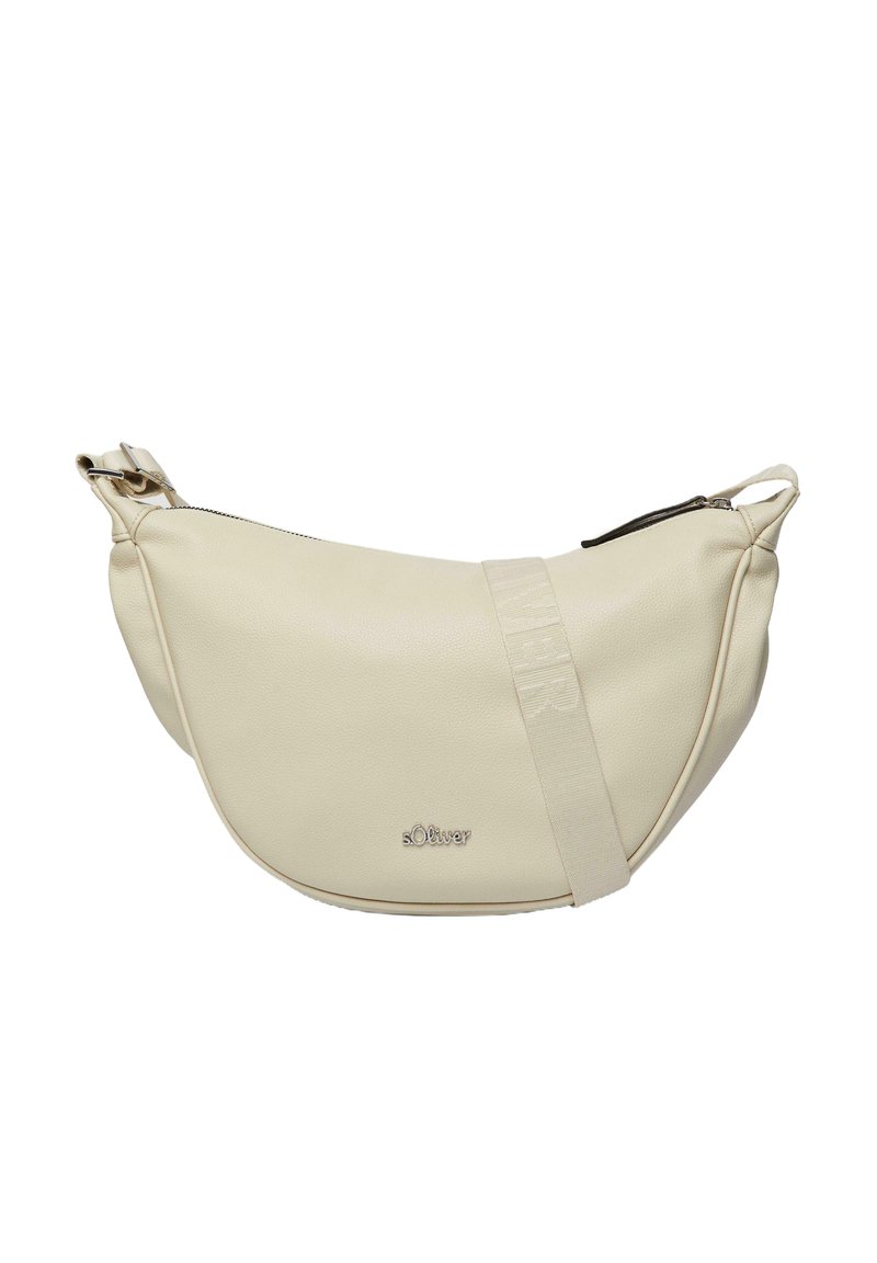 Beżowa torba na ramię z syntetycznej skóry o zaokrąglonym kształcie, z zamknięciem na zamek błyskawiczny i oznakowanym materiałowym paskiem w środkowej części.