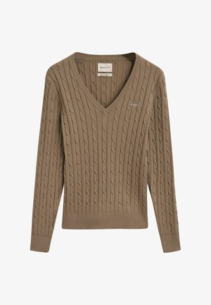 Pull en v marron en tricot torsadé avec des manches longues, présentant des bords côtelés aux poignets et à l'ourlet, et un petit logo sur la poitrine gauche.