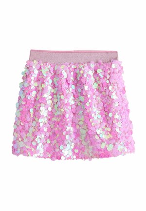 Rosa Minirock bedeckt mit großen irisierenden Pailletten und einem glitzernden pinken elastischen Taillenbund.