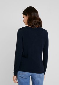 TOM TAILOR BASIC V-NECK - Strickpullover - sky captain blue