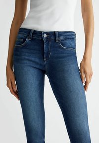LIU JO BOTTOM UP - Kavbojke slim fit - blue