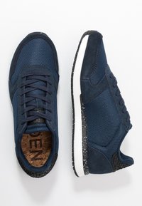 Woden Tenisky - dark blue