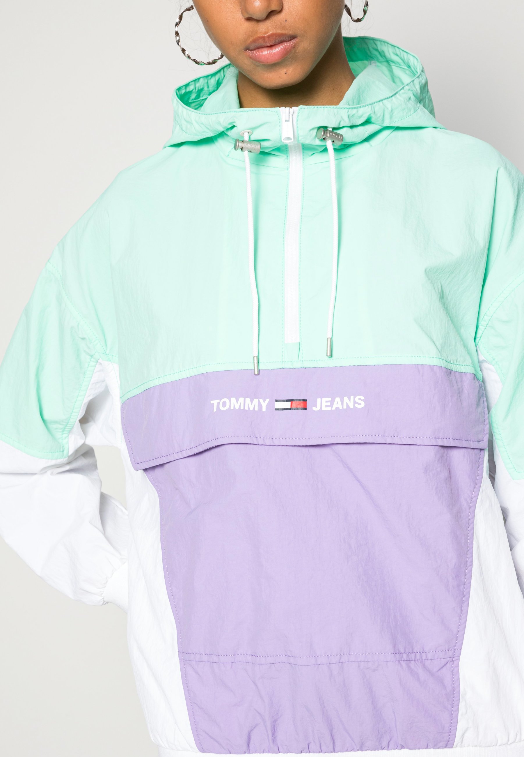 tommy jeans windbreaker white