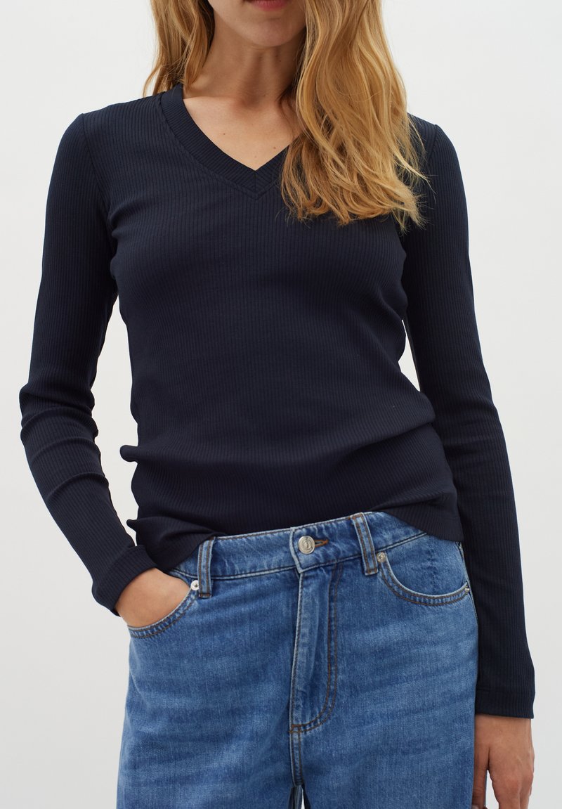 InWear - DAGNA V-NECK - Strickpullover - marine blue, Vergrößern