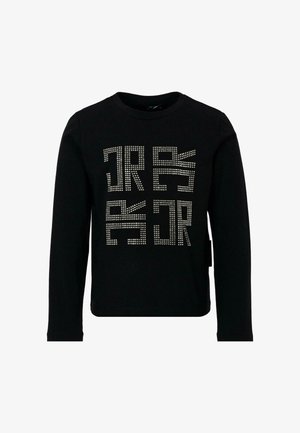 Czarna koszulka z długim rękawem wykonana z bawełny, z nakładaną grafiką z tekstem "JR" w różnych czcionkach i rozmiarach na przodzie.