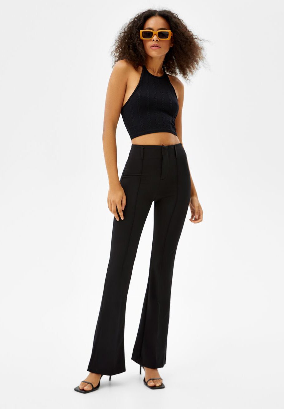 Bershka FLARE WITH SPLIT HEMS - Broek - black/Zwart - Zalando.nl