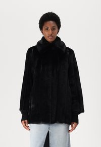 Patrizia Pepe COATS - Zimski plašč - nero