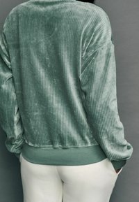 Next Bluza