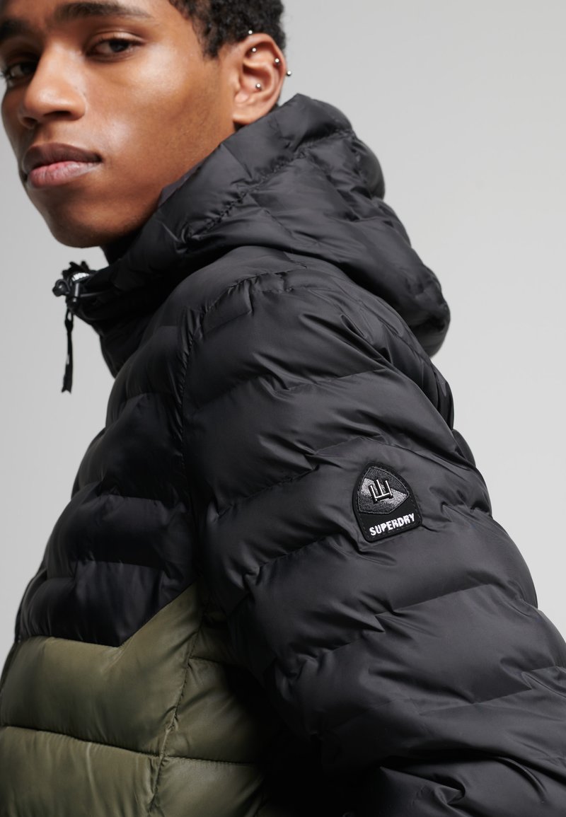 Herren Trenchcoats | Superdry Wintermantel dark moss/grün - AO50657 Herren Trenchcoats | Superdry Wintermantel dark moss/grün - AO50657
