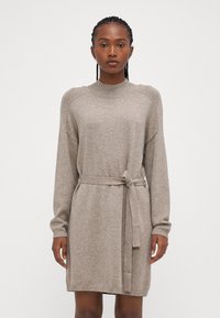 ONLY Petite ONLLEVA BELT DRESS - Φόρεμα-πουλόβερ - walnut melange