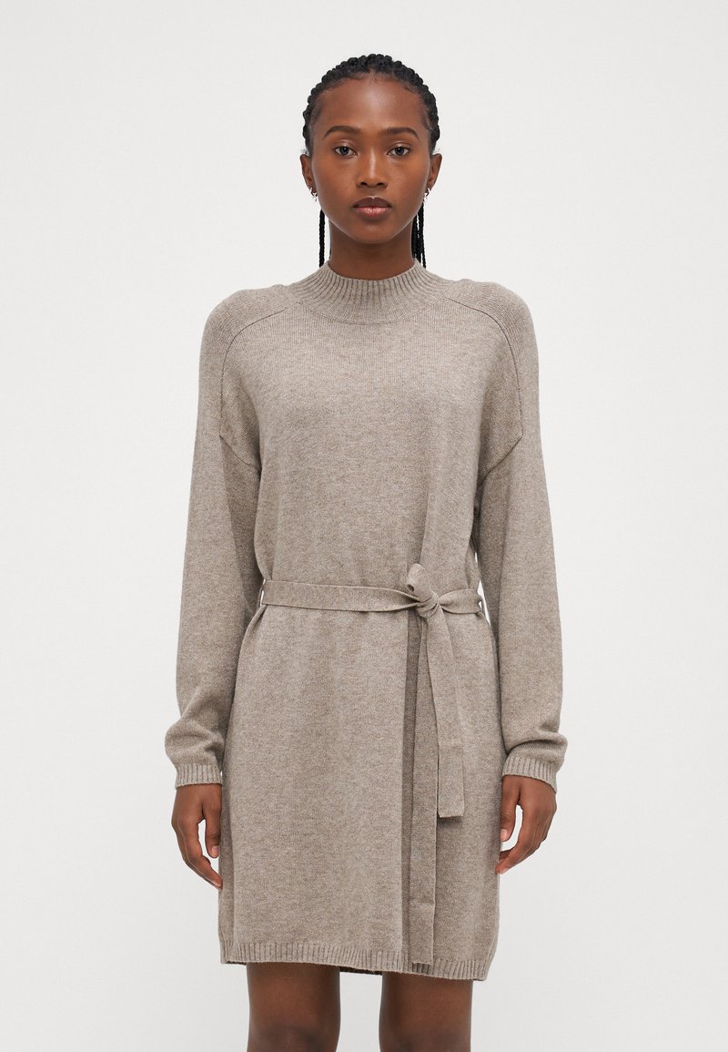 ONLY Petite ONLLEVA BELT DRESS - Φόρεμα-πουλόβερ - walnut melange