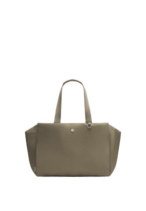 Rechteckige Tote-Bag in Taupe-Farbe mit zwei Griffen und kleinem rundem Logo vorne in der Mitte.